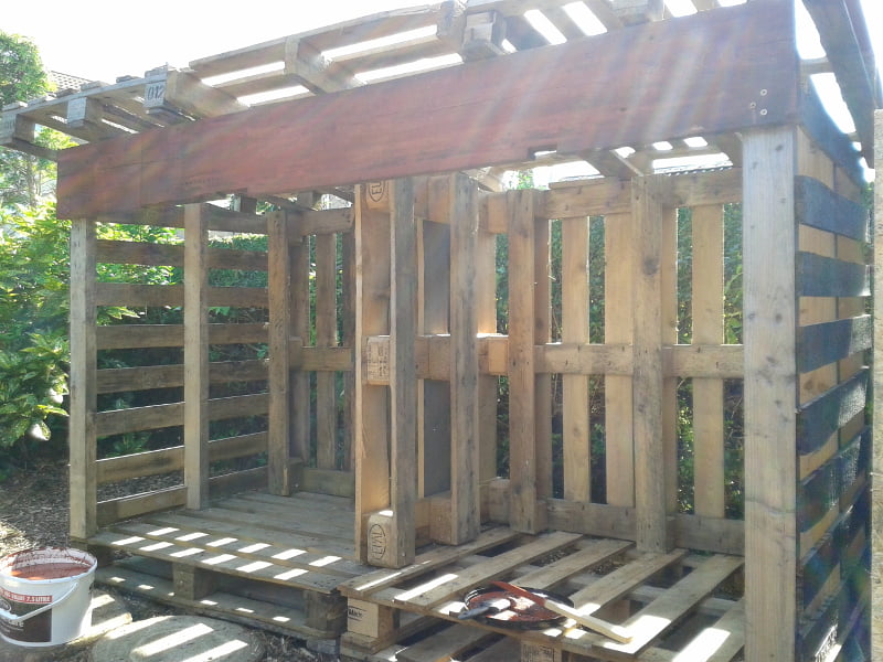 Making Log Stores out of Shiping Pallets